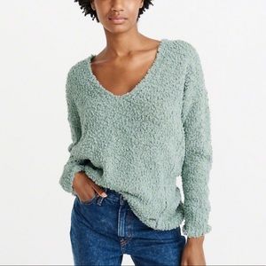 Abercrombie & Fitch Cozy Oversized Boucle Sweater Size XSmall V-Neck Pullover